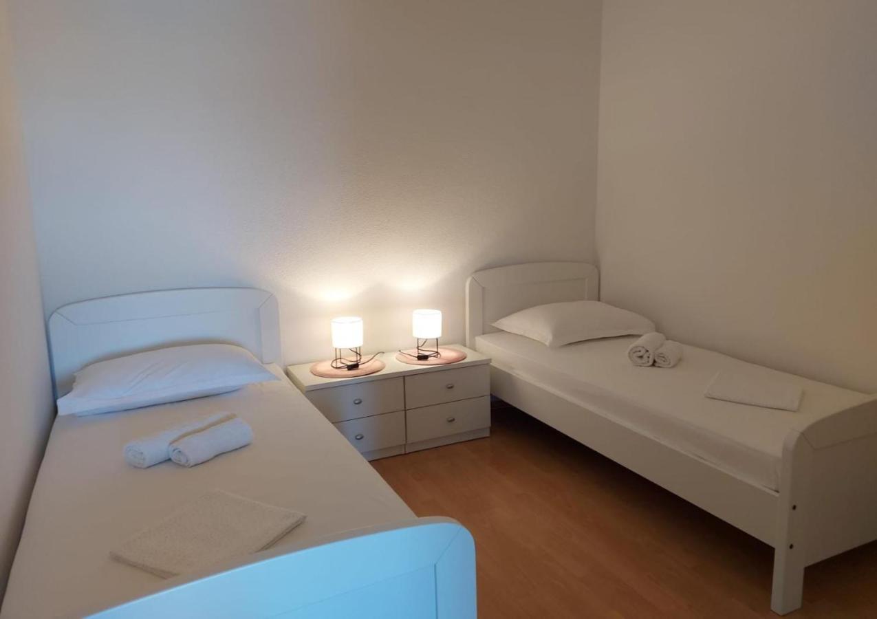 Apartments Gojevic Bol Eksteriør billede